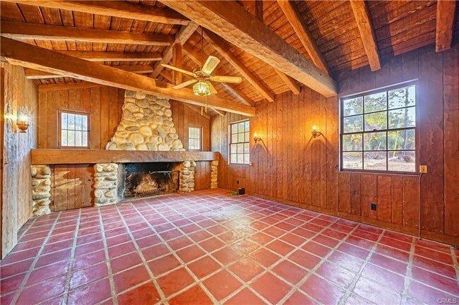 Foto del edificio - 1527 Royal Oaks Dr