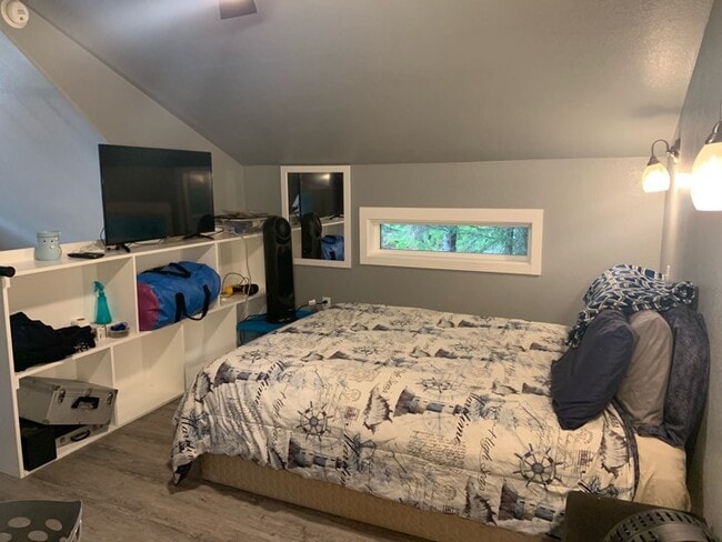 Upstairs loft bedroom - 41590 Redoubt Cir