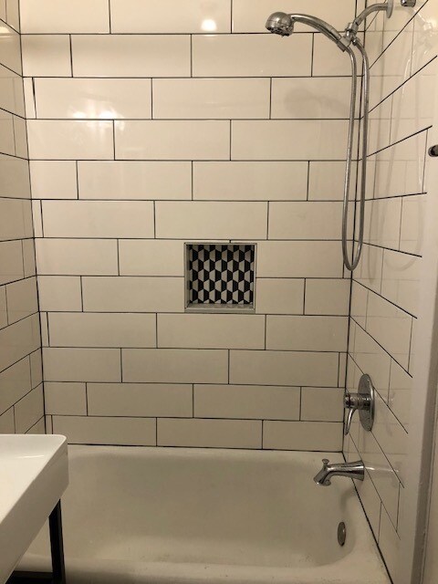 bathroom - 946 E Johnson St