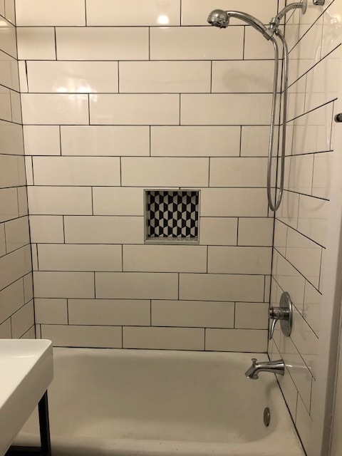 bathroom - 946 E Johnson St