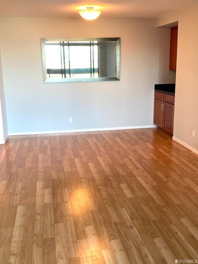 Foto del edificio - 5177 Diamond Heights Blvd