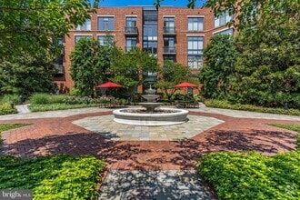 Building Photo - 520 John Carlyle St