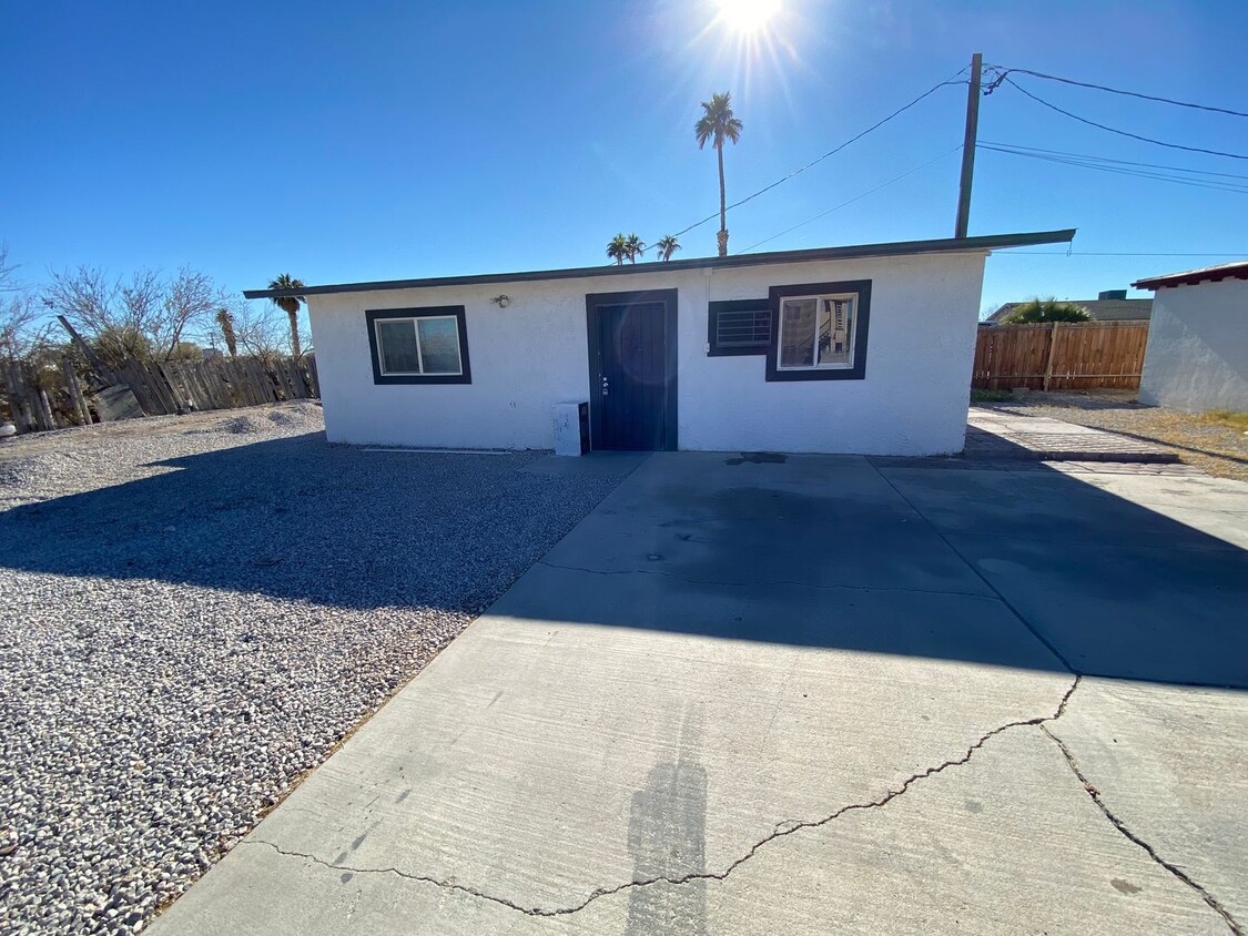 Foto principal - 814 N Tonopah Dr