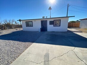 Building Photo - 814 N Tonopah Dr