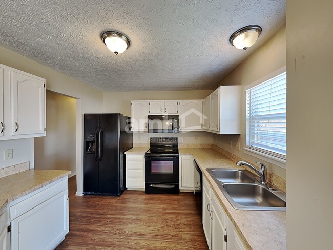 Building Photo - 6429 Ewen Cir