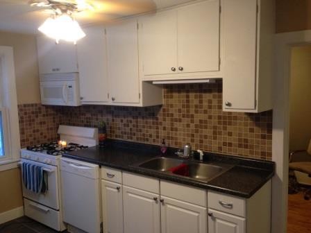 Building Photo - 2 Bed/1 Bath Upper