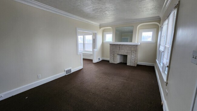 Foto del edificio - 4646 Blythin Rd