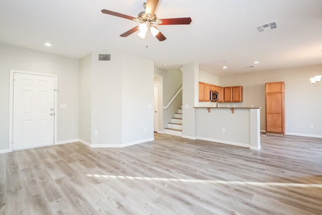 Building Photo - 4032 Benevolent Dr