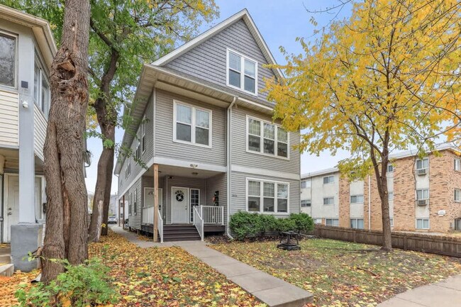 Foto del edificio - 2808 Colfax Ave South