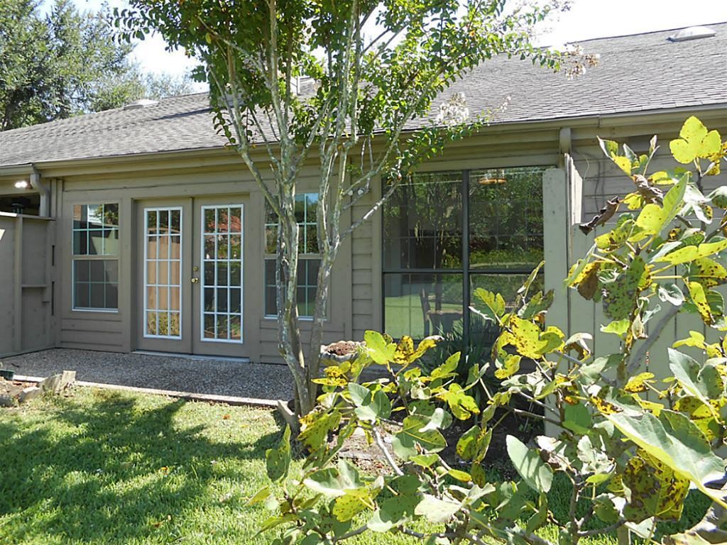 Primary Photo - 9400 Doliver Dr