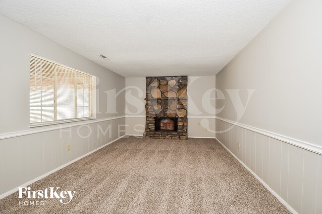 Foto del edificio - 2818 Ravenwood Dr