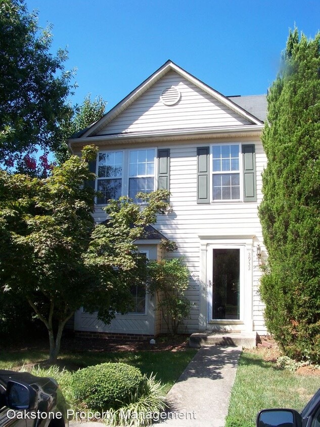 3 br, 2.5 bath House 2932 Queensland Dr. House Rental in Henrico