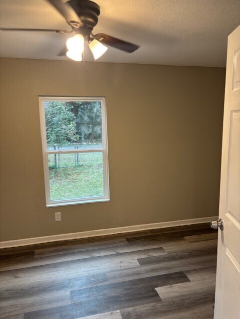 Foto del edificio - 519 W Orchid Ave