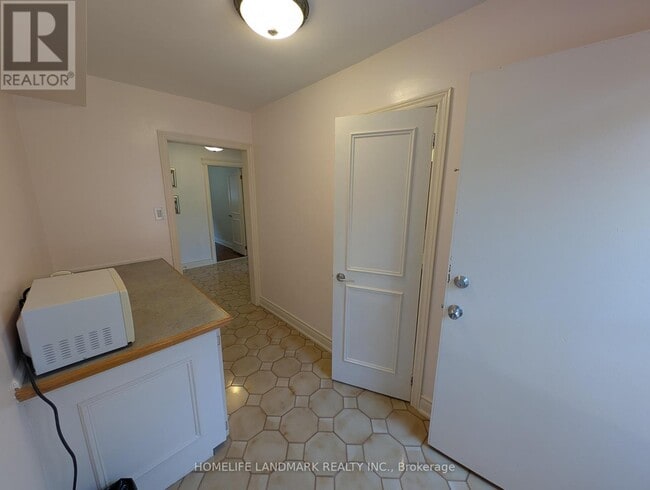 Building Photo - 56 Bickerton Crescent