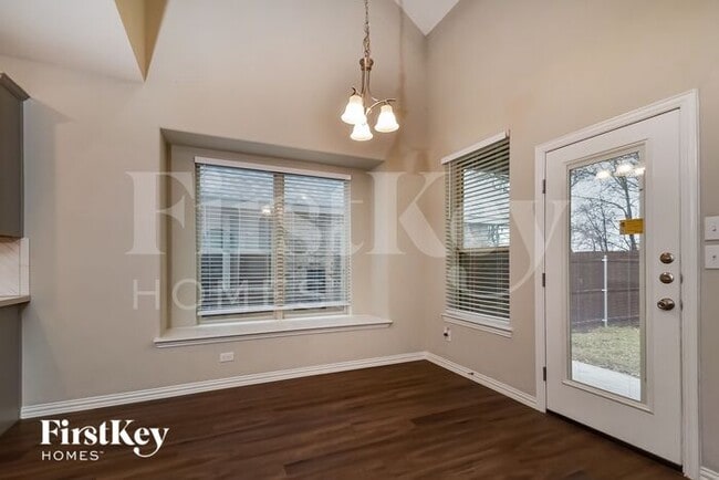 Foto del edificio - 2815 Willow Ln