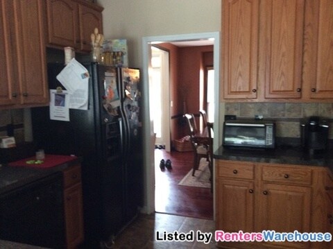 Foto del edificio - 9215 Waterford Ln