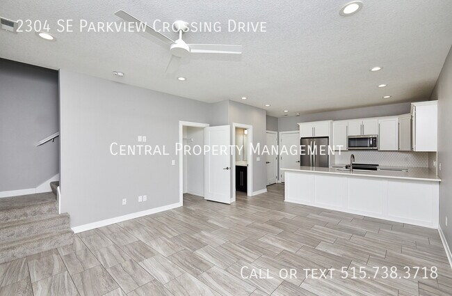 Building Photo - 2304 SE Parkview Crossing Dr