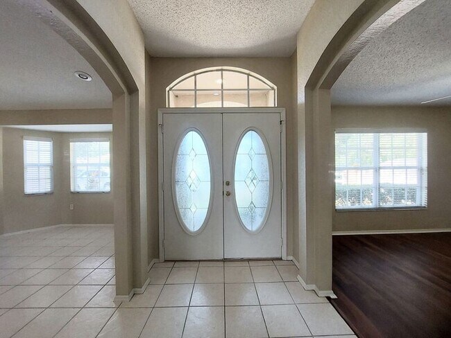 Building Photo - 104 Oak Run Dr