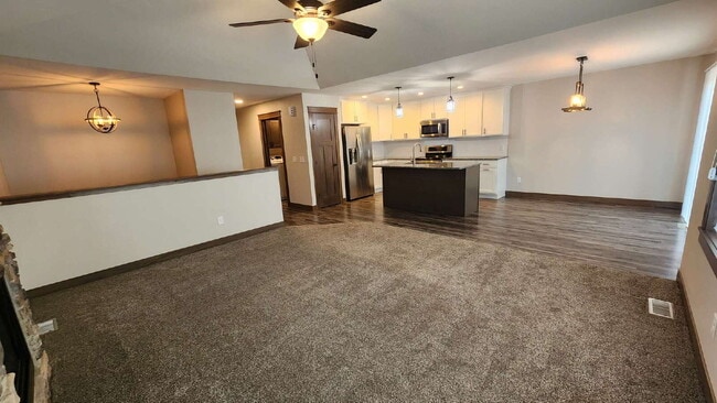 Foto del edificio - 3 Bedroom, 3 Full Bathroom Condo for Rent ...