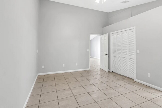 Foto del edificio - 11204 Shadybrook Dr