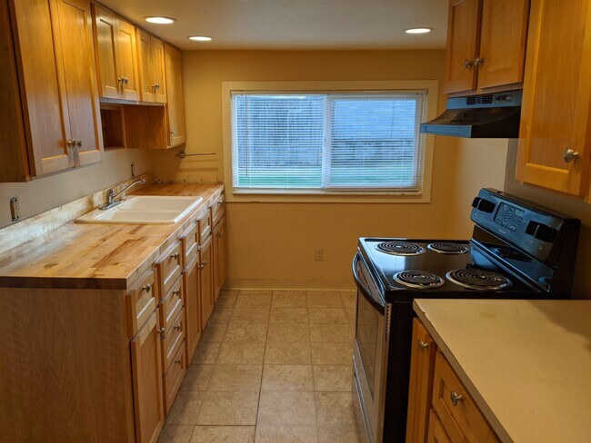 Foto del edificio - 4562 NE Cully Blvd