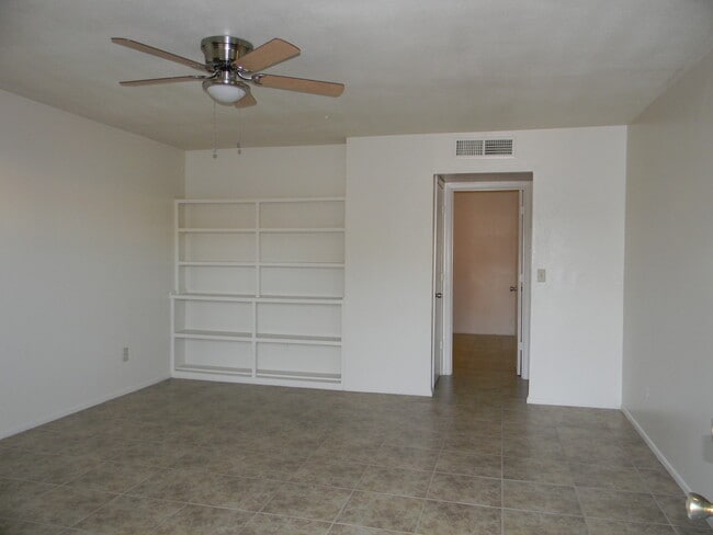 Foto del edificio - 13230 N 21st Pl