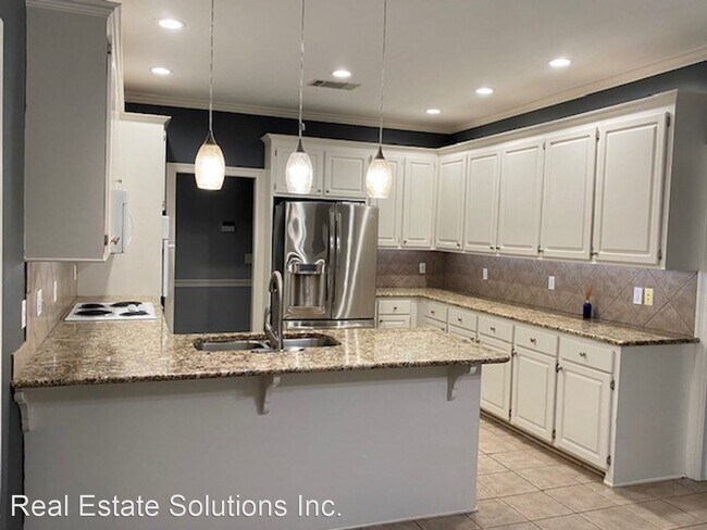 Building Photo - 4 br, 2 bath House - 627 Hampshire Dr