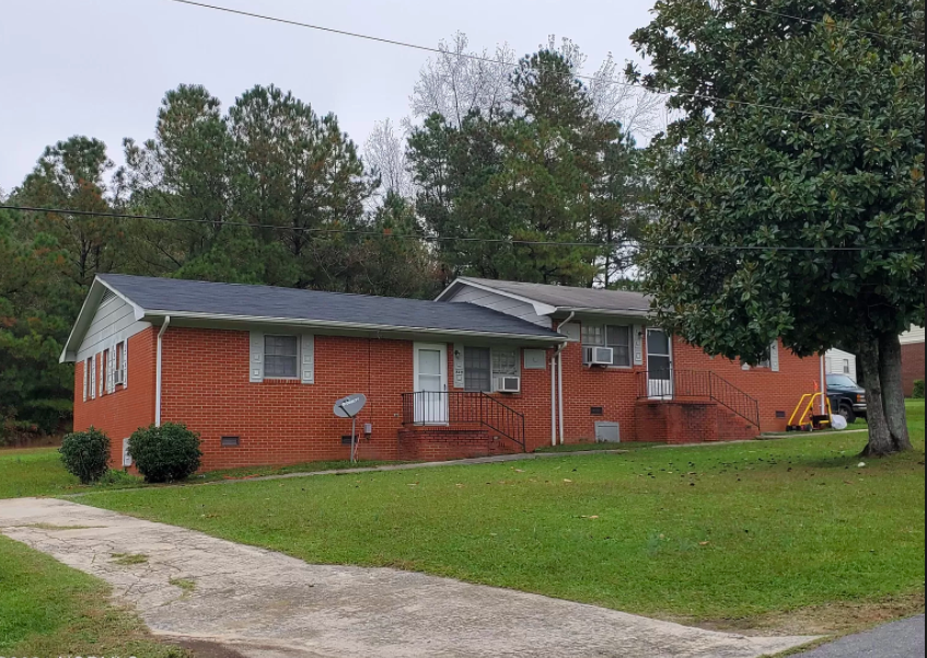 Duplex - unit is the one on left - 508 Earl St