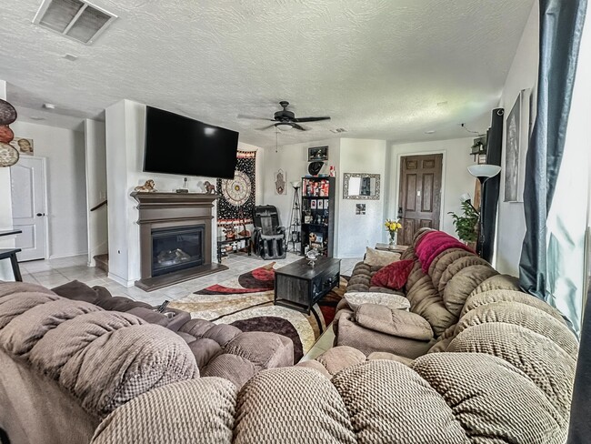 Foto del edificio - 6131 Morning Fern Ln