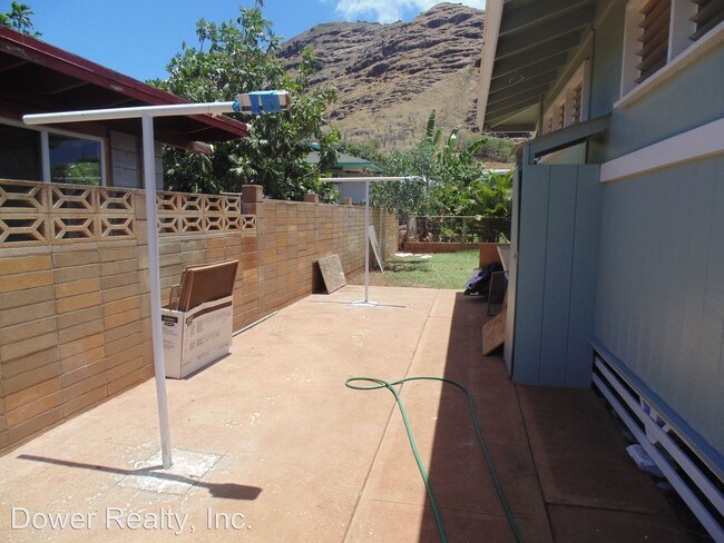 Building Photo - 3 br, 1.5 bath House - 87-245 Hookele Street