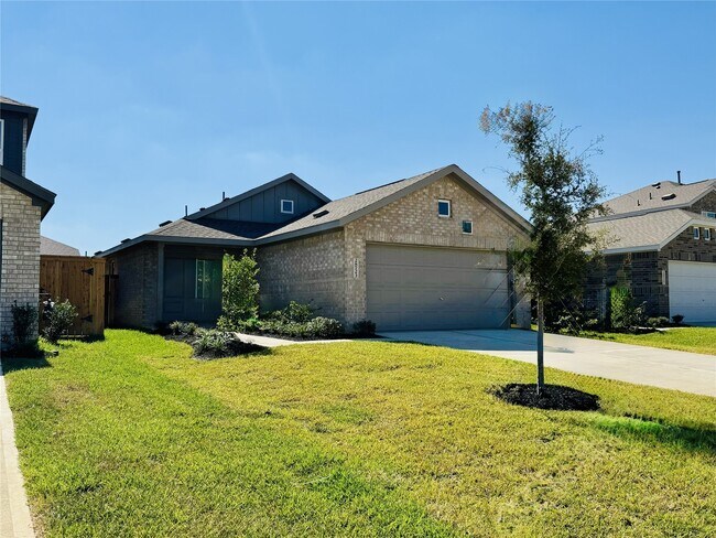 Building Photo - 28723 Bottom Grass Trl