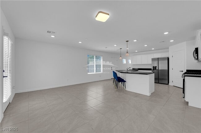 Building Photo - 4907 Chidlaw Ave