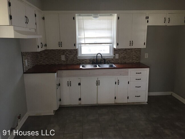 Building Photo - 3 br, 1 bath House - 3047 Karla Cl