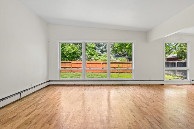 Foto del edificio - 1341 Colton Blvd
