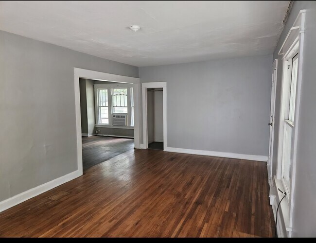 Building Photo - 610 S Washington St