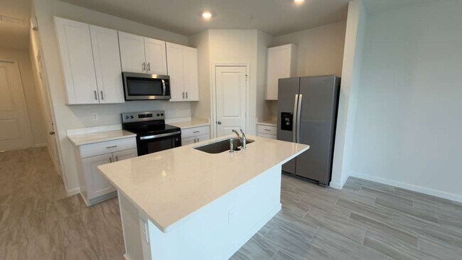 Building Photo - 613 Salisbury Cir