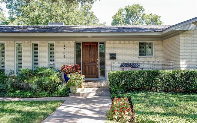 Building Photo - Beautiful Home in Tanglewood