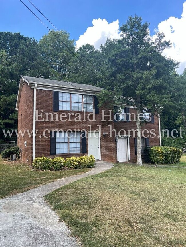 Building Photo - 838 Stillwater Ln