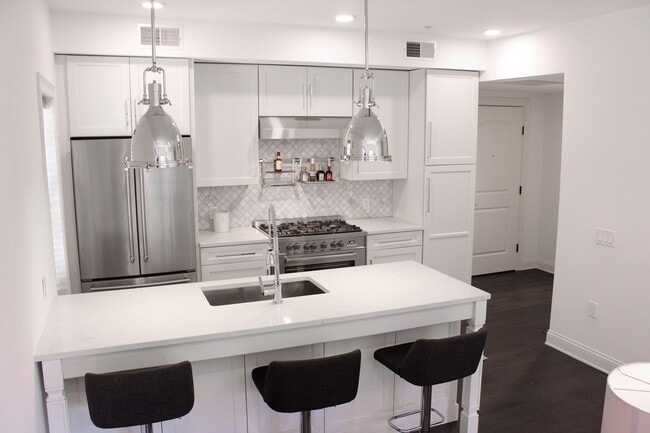 Interior Photo - Hubbard Park Place