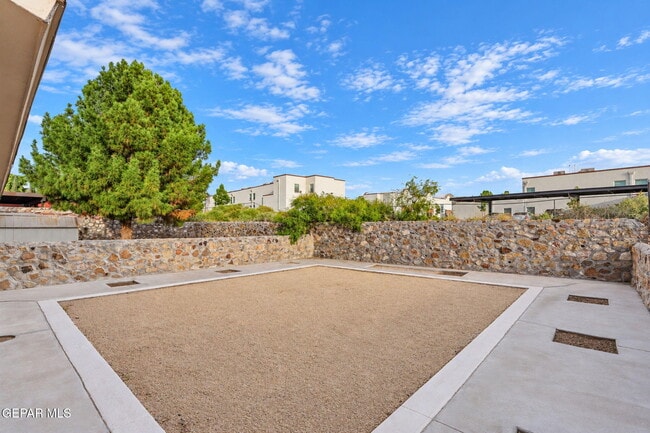 Building Photo - 204 Cutlass Dr