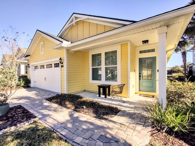 Building Photo - 253 Bella Dr