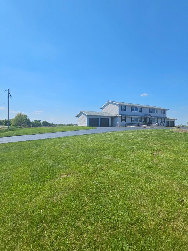 Country property - 106 W Rose Eld Rd