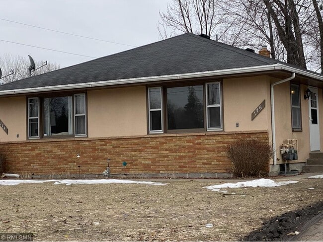Building Photo - 176 Pearson Way NE