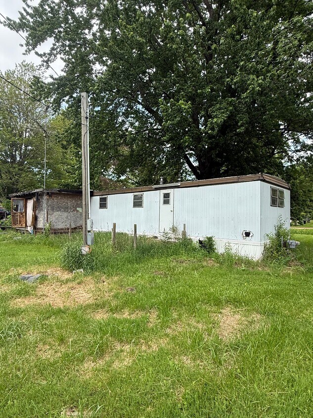 Foto del edificio - 1404 Rumbaugh Ln