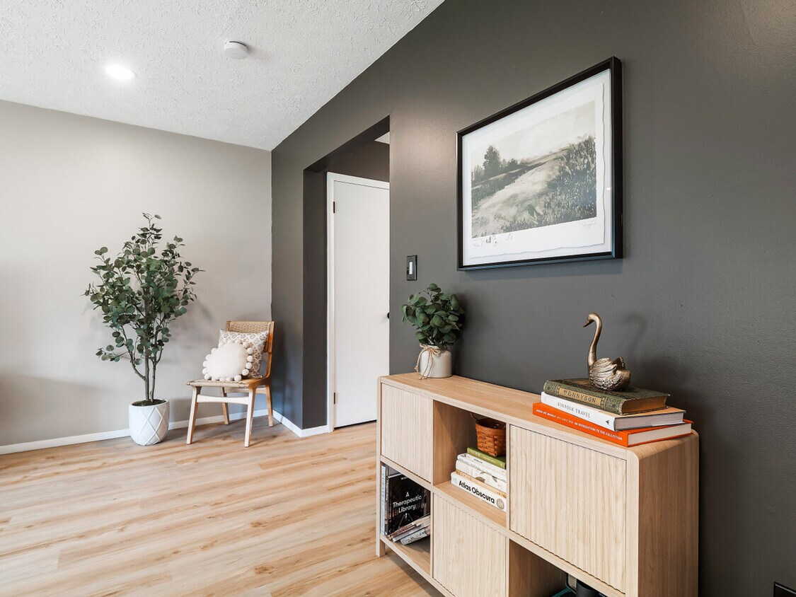 Foto principal - 2850 Hazel Ave