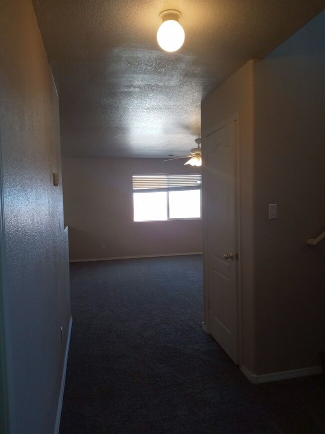 Building Photo - VENTANA RANCH-Bedroom,Full Bath Downstairs!!!