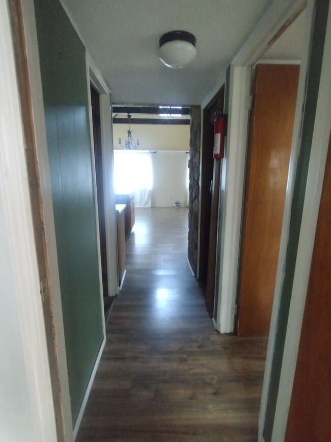 Foto del edificio - 418 Mercury Dr