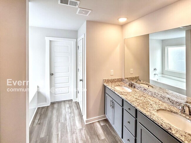 Foto del edificio - 5587 Cheshire Cove Pl