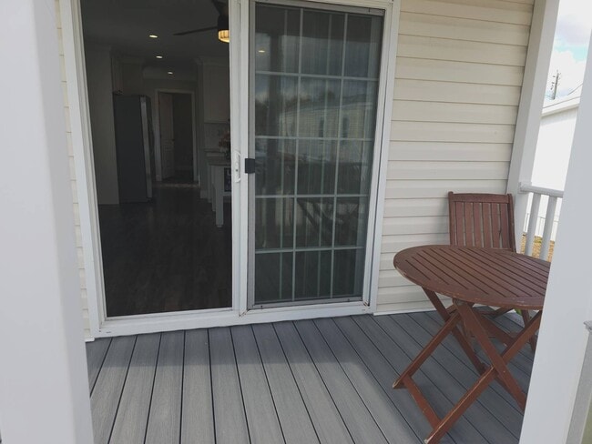 Building Photo - 200 S Banana River Dr