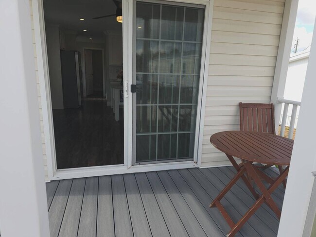 Foto del edificio - 200 S Banana River Dr